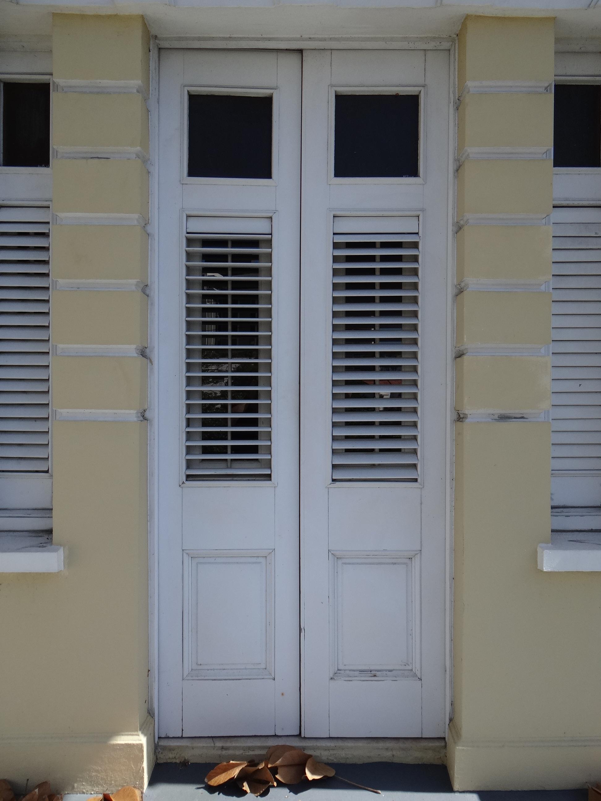 Casa La Giralda - Avenida Miramar, esquina calle Marti 651 - San Juan (Miramar) - 2014 00033